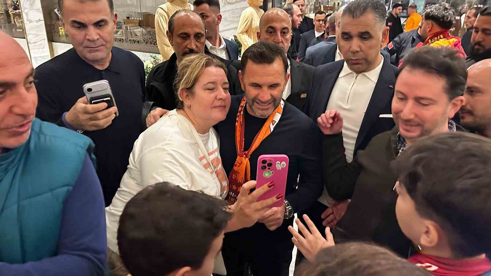 galatasaray antalyada sampiyonlar ligi muzigiyle karsilandi 2 3HRLNzVq