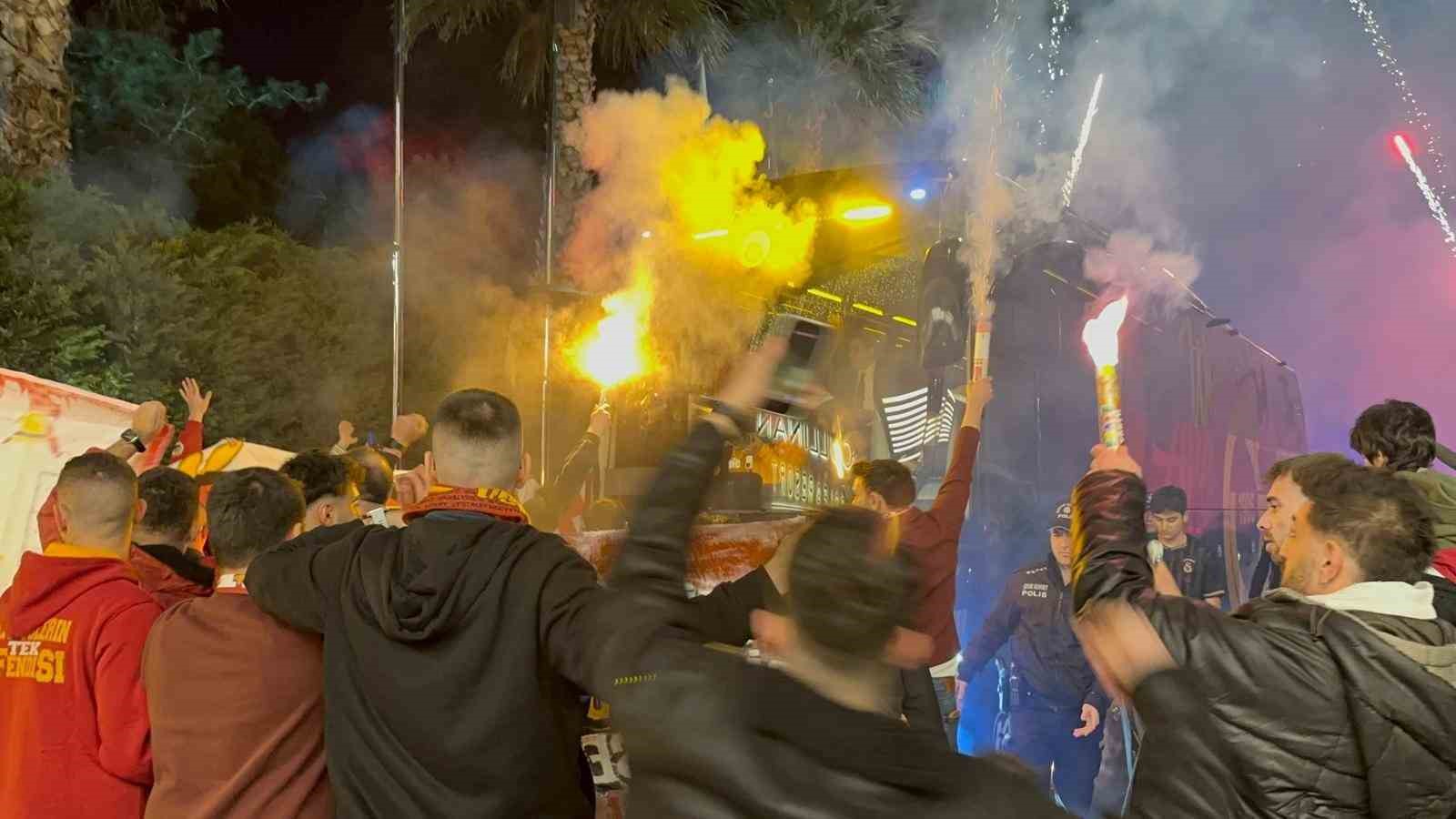 galatasaray antalyada sampiyonlar ligi muzigiyle karsilandi 9 TrMcvkig