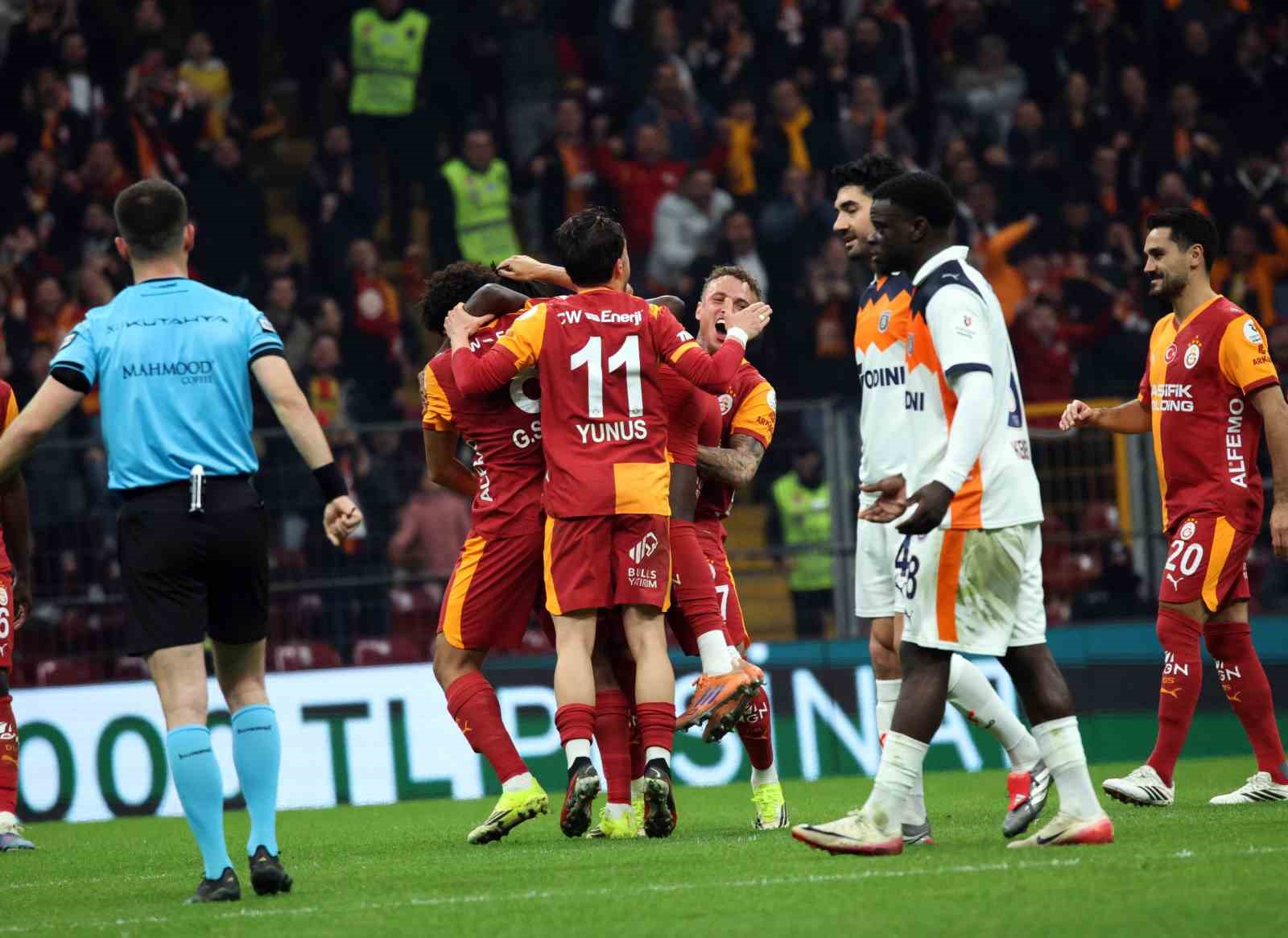 galatasaray basaksehir ile bu sezon oynadigi 3 maci da kazandi 0 f1e9COBD