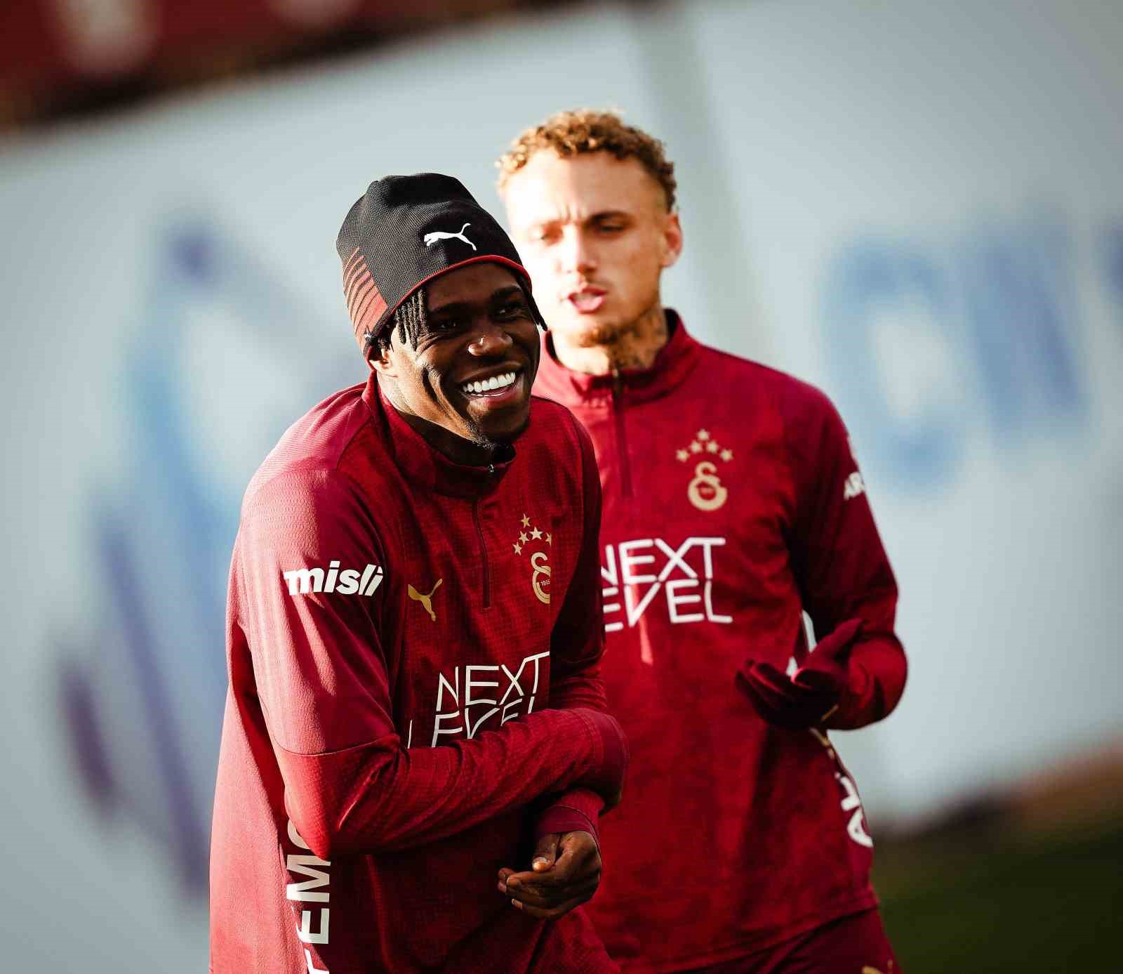 galatasaray basaksehir maci hazirliklarini tamamladi 1 ruK4mhM5