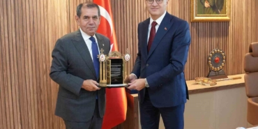 galatasaray-baskani-dursun-ozbekten-cumhuriyet-bassavcisi-baris-dumana-ziyaret-np9uDMcq.jpg