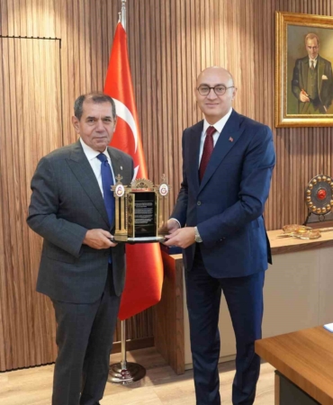 galatasaray-baskani-dursun-ozbekten-cumhuriyet-bassavcisi-baris-dumana-ziyaret-np9uDMcq.jpg