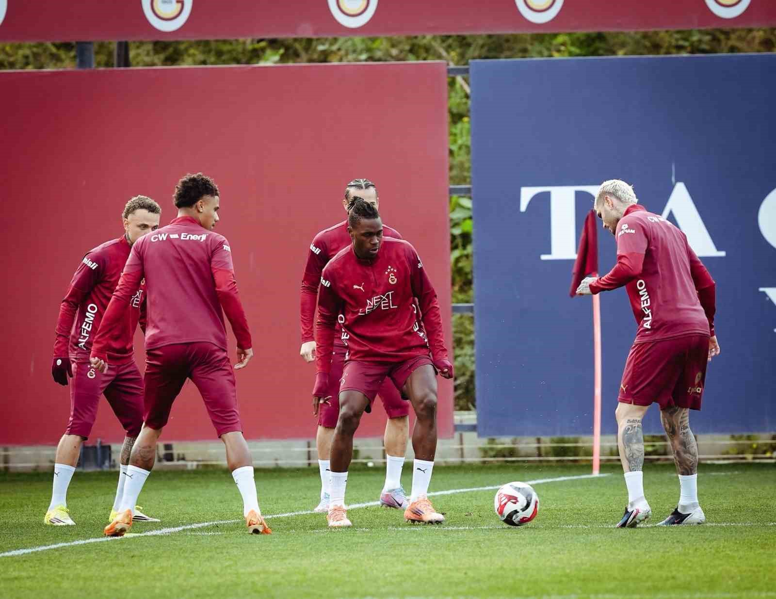 galatasaray besiktas macina hazir 1 Xl4XfGbX