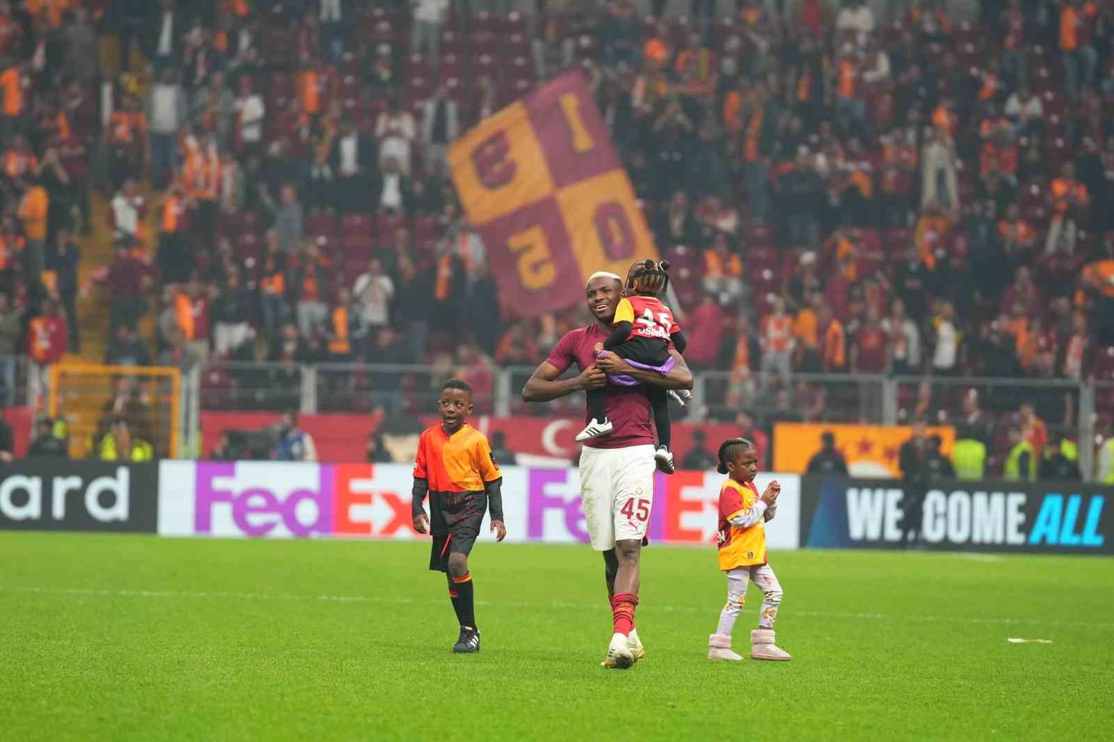 galatasaray bodoglimt galibiyetini taraftariyla kutladi 3 nUD1kU9O