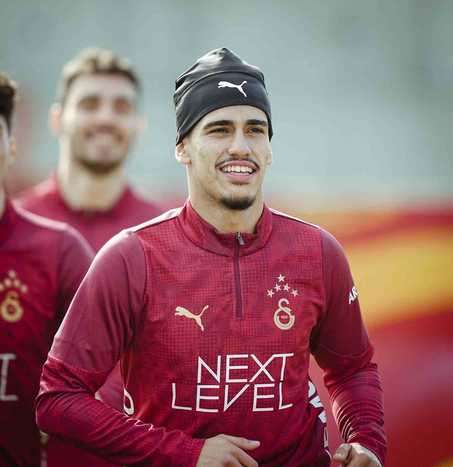 Galatasaray, Çaykur Rizespor maçı hazırlıklarını tamamladı 9 galatasaray caykur rizespor maci hazirliklarini tamamladi 5