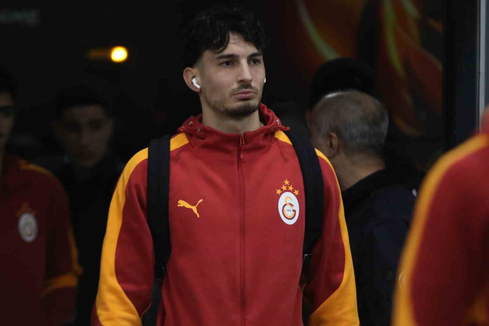 galatasaray eryaman stadina geldi 5 Qu9qESXb