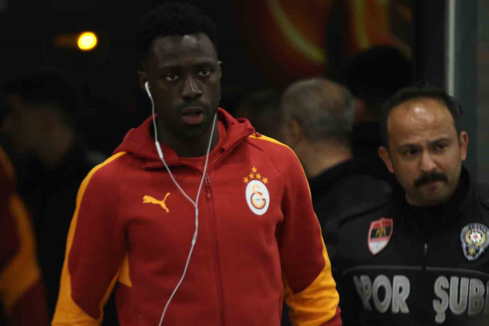 galatasaray eryaman stadina geldi 6 prZkFGPW