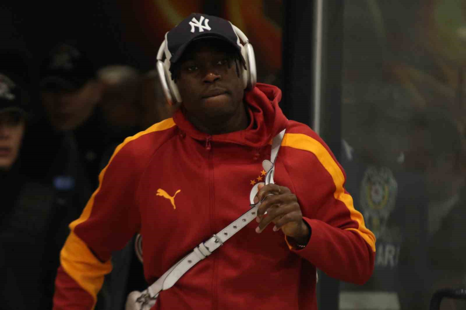 galatasaray eryaman stadina geldi 7 fGEMRzH9