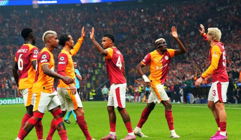 galatasaray-evindeki-yenilmezligini-30-maca-cikardi-HvxmEuHg.jpg