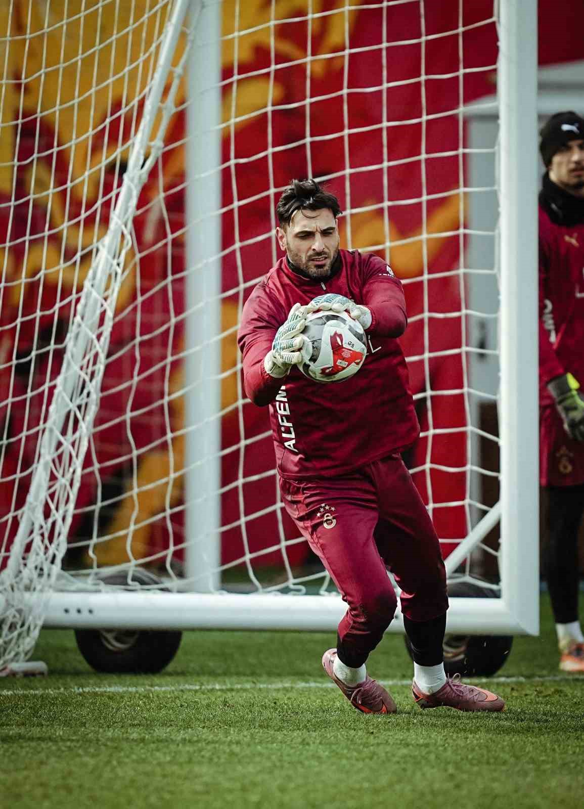 galatasaray fatih karagumruk maci hazirliklarina basladi 1 YKgSRELF