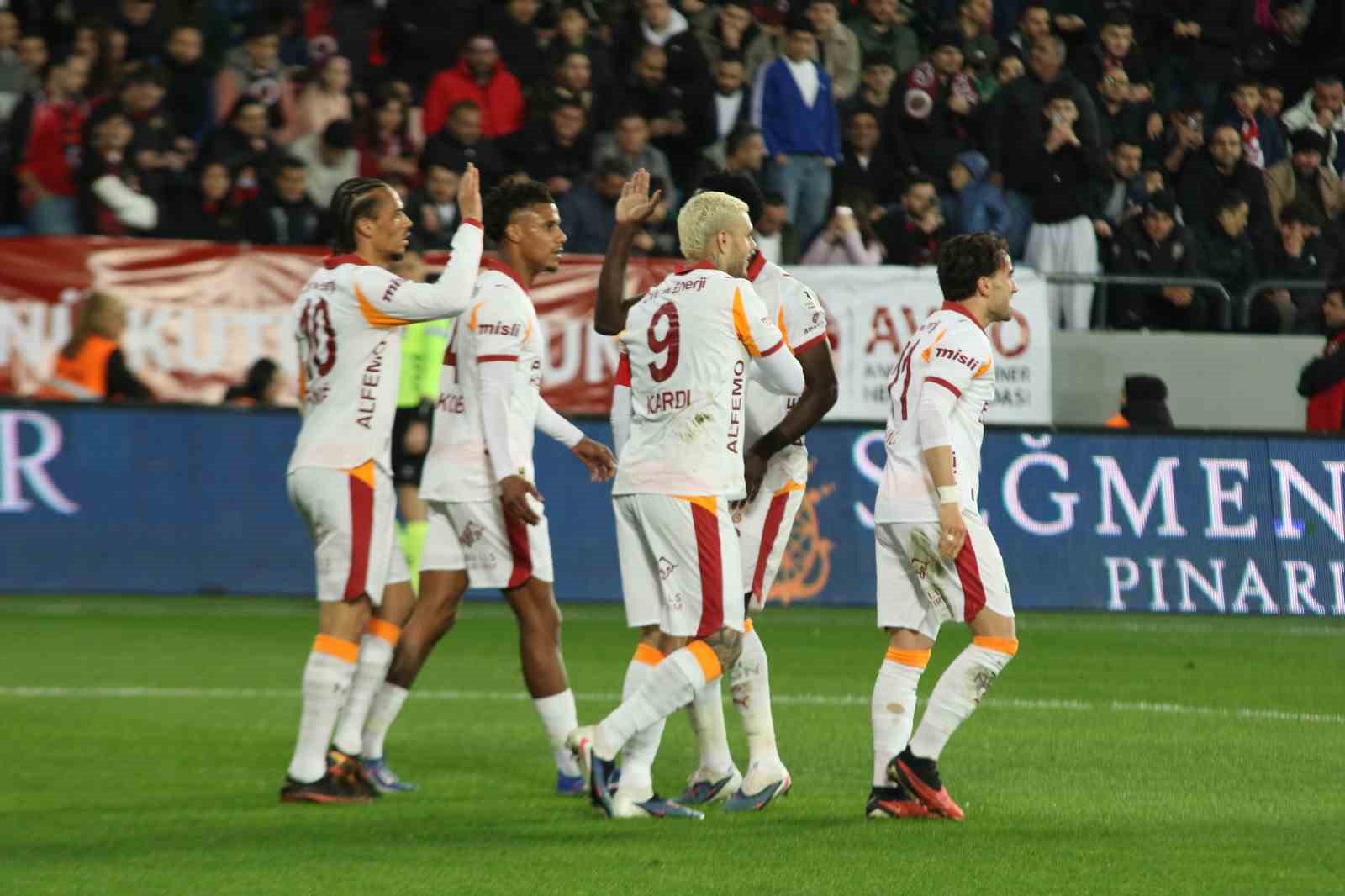 galatasaray fenerbahce ile puan farkini 4e cikardi 0 n5O2wLUq