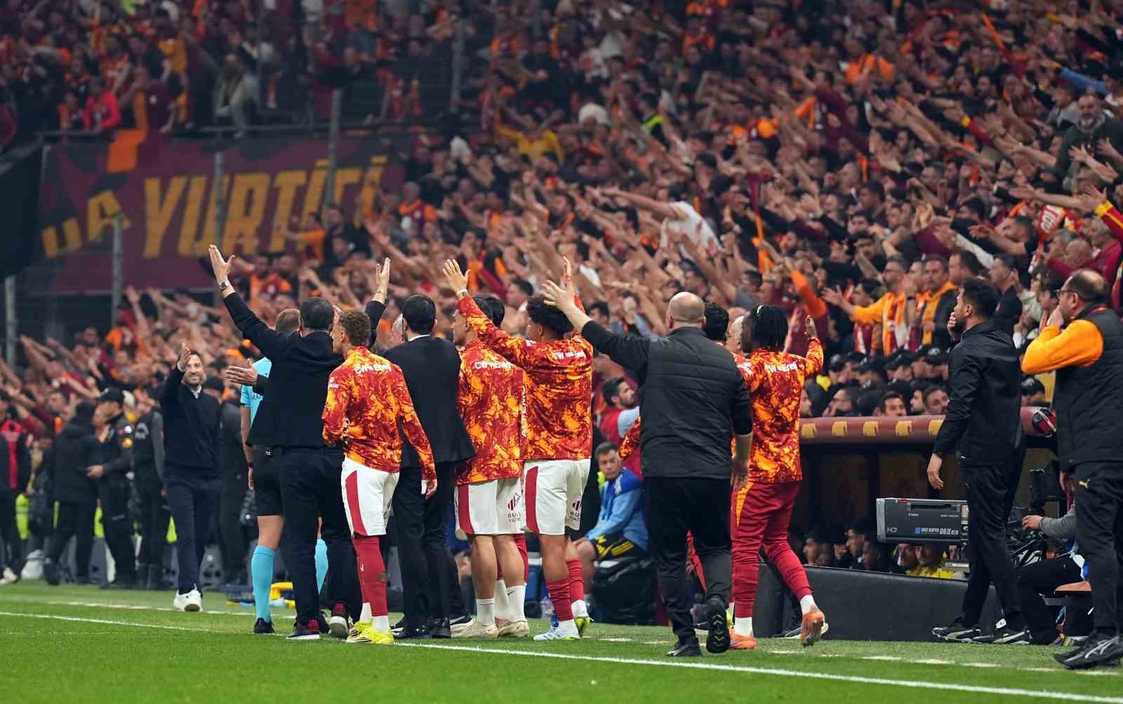 Galatasaray, Fenerbahçe ile puan farkını 7’ye çıkardı 6 galatasaray fenerbahce ile puan farkini 7ye cikardi 2 FsBLpGQM