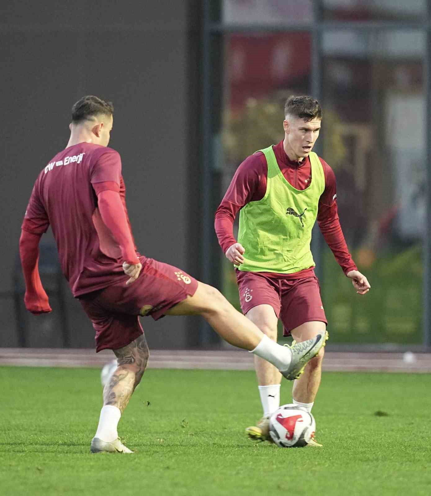 galatasaray fenerbahce maci hazirliklarina basladi 1 bnU6Valc