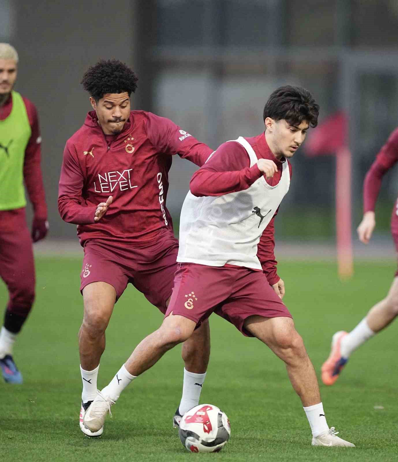 galatasaray fenerbahce maci hazirliklarina basladi 2 Ft4NKK52