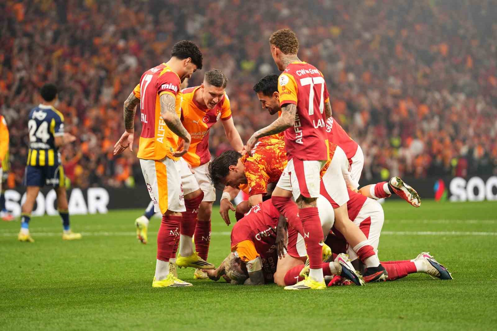 galatasaray fenerbahceyi evinde 2 mac sonra maglup etti 1 hZ3Gi3da