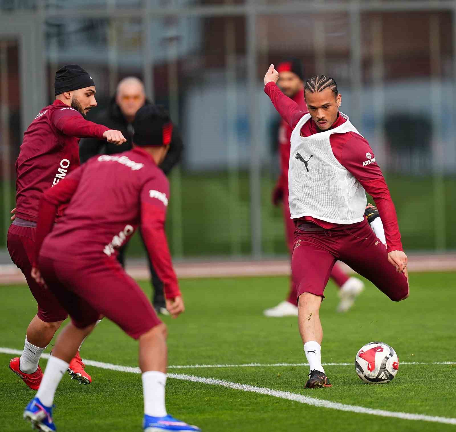galatasaray genclerbirligi maci hazirliklarini surdurdu 1 gFgXluGt