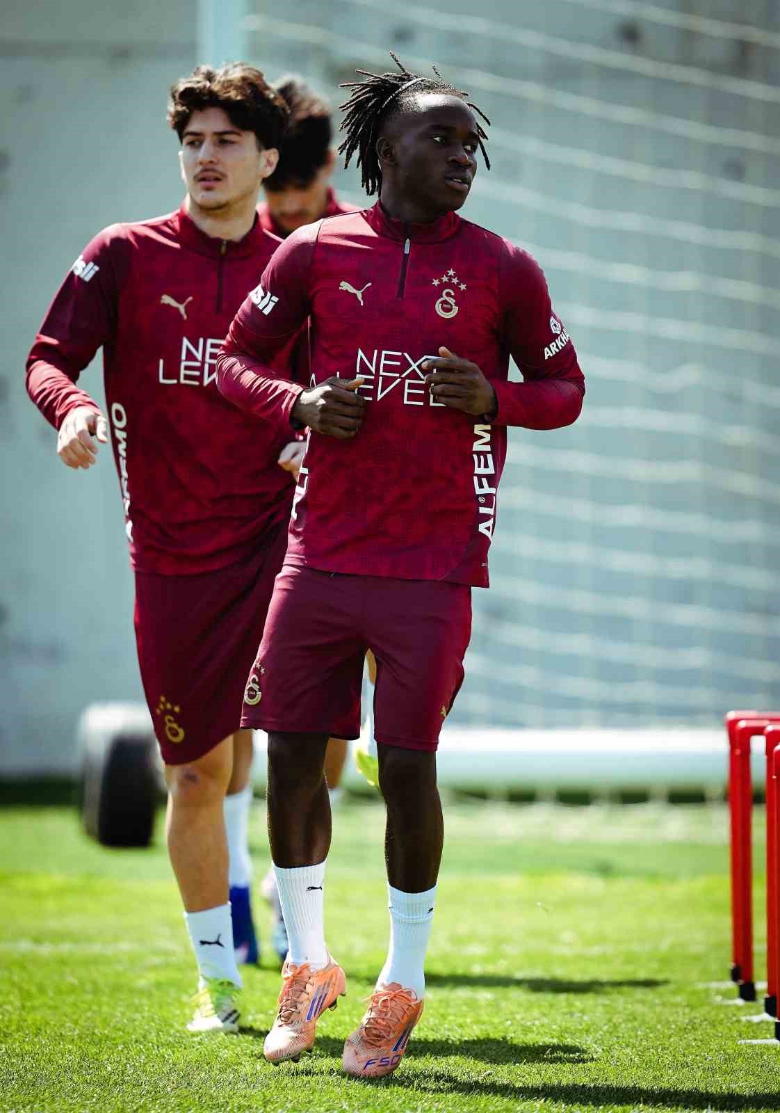 galatasaray goztepe maci hazirliklarina basladi 3