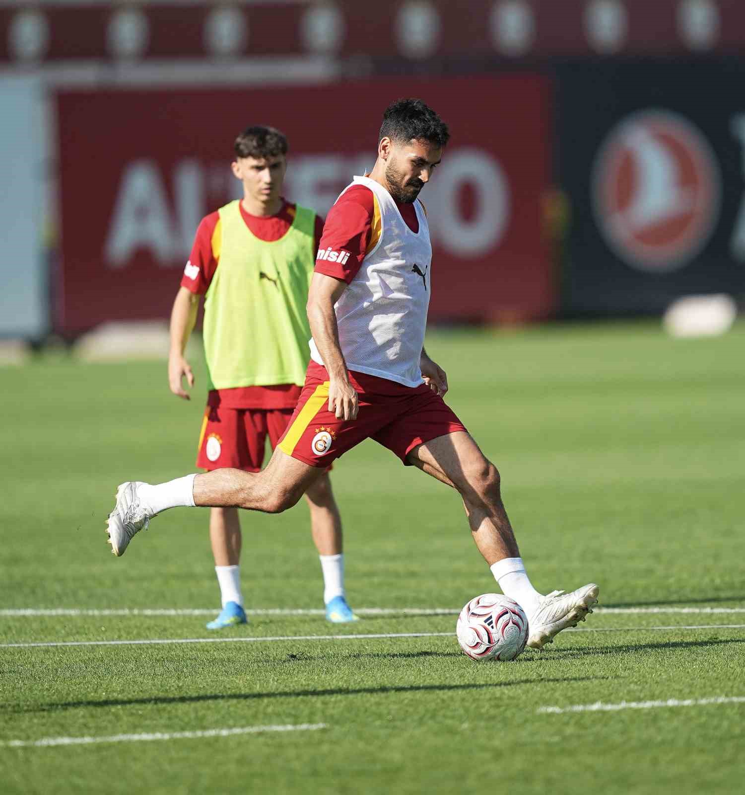 galatasaray gunu cift antrenmanla tamamladi 1 CdqOWqOK