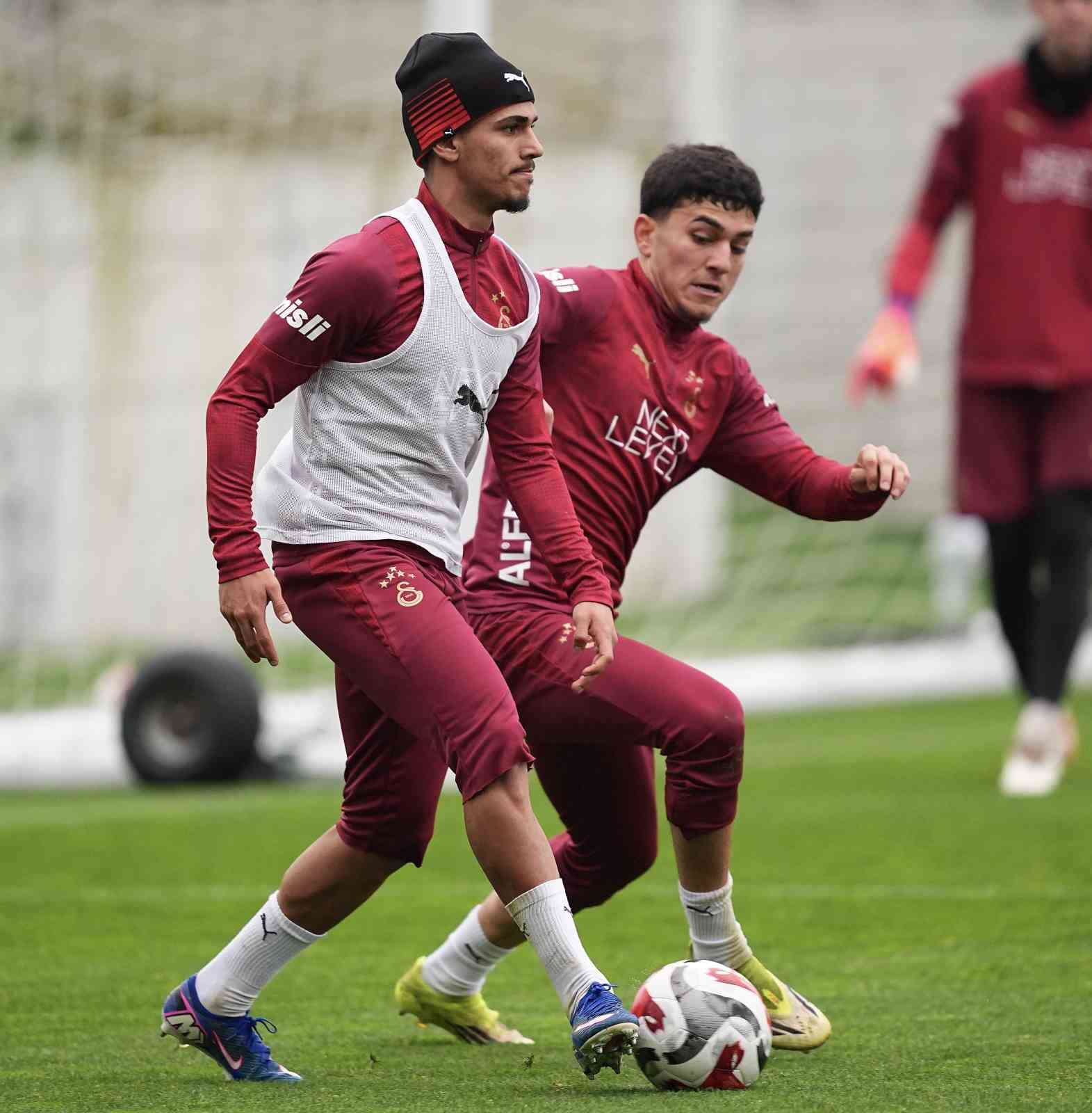 galatasaray gunu cift antrenmanla tamamladi 2 2HeybbtP