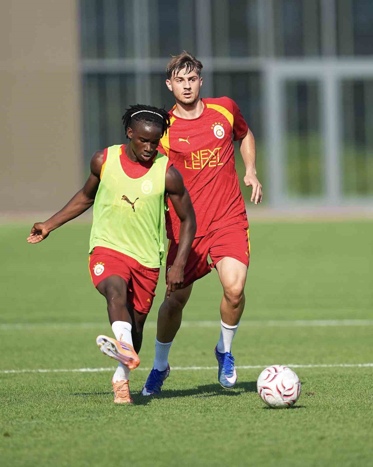 galatasaray gunu cift antrenmanla tamamladi 2 hjjzmbfm
