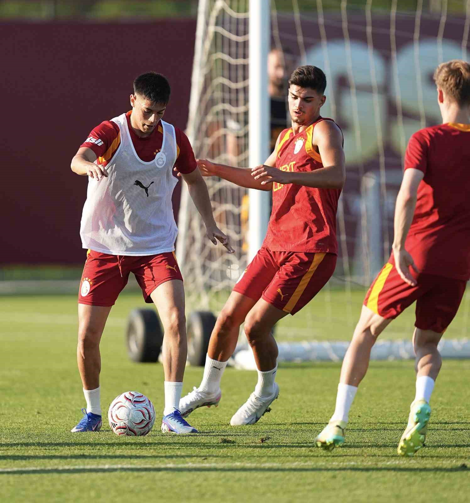 galatasaray gunu cift antrenmanla tamamladi 2 nmSchtlT