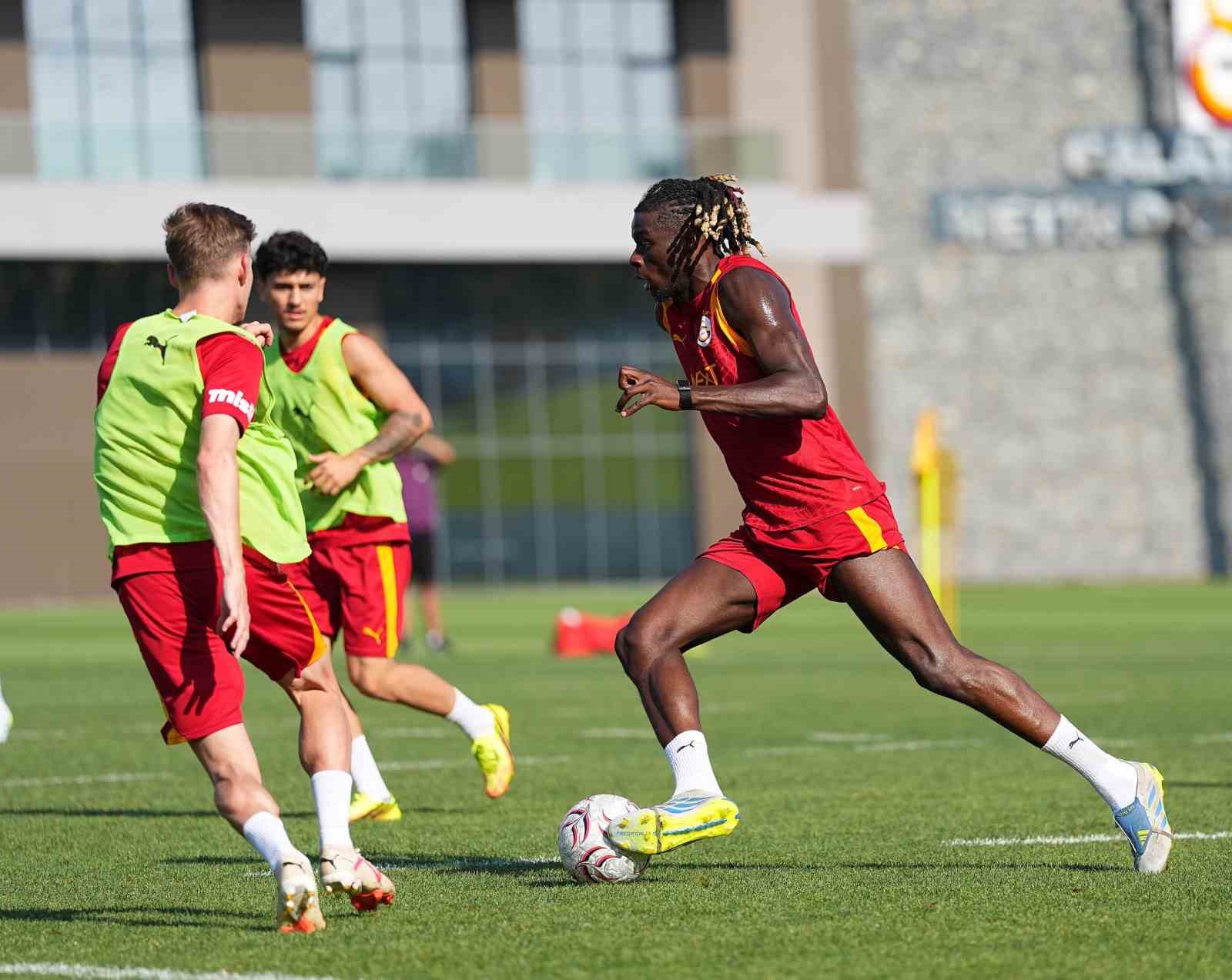 galatasaray gunu cift antrenmanla tamamladi 3 fU73WJZL