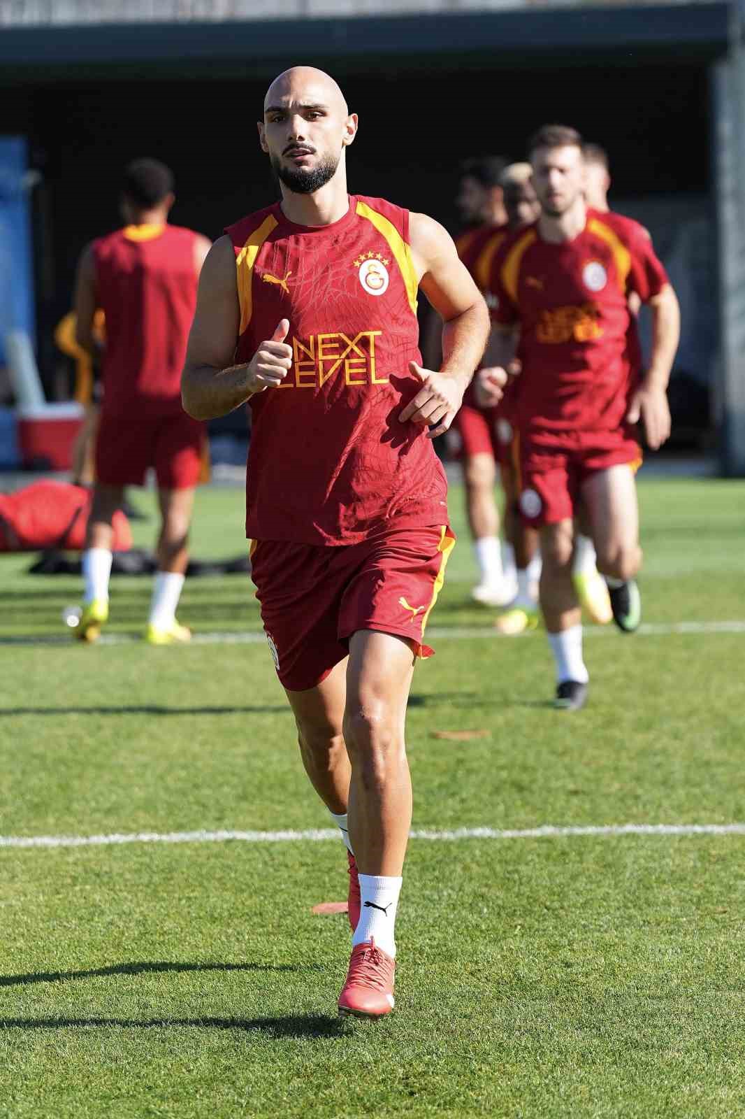Galatasaray, günü çift antrenmanla tamamladı 9 galatasaray gunu cift antrenmanla tamamladi 5 bQZZHkVy