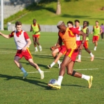 galatasaray-gunu-cift-antrenmanla-tamamladi-7UyXZGxs.jpg