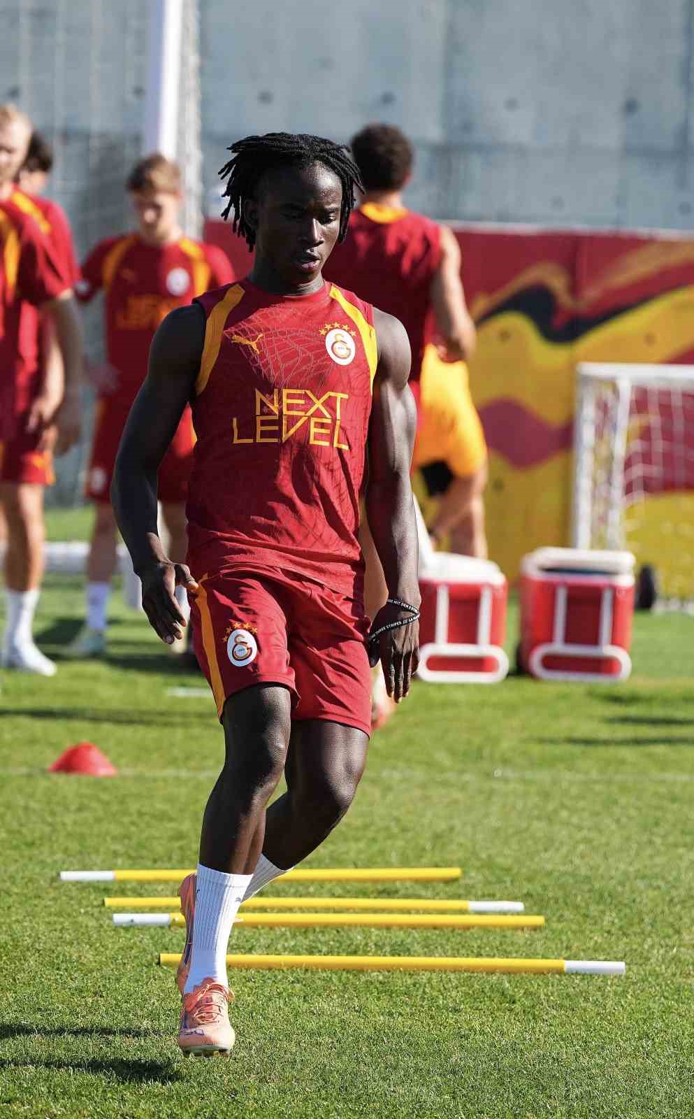 Galatasaray, hazırlıklarını sürdürdü 4 galatasaray hazirliklarini surdurdu 0 kee7MOPq