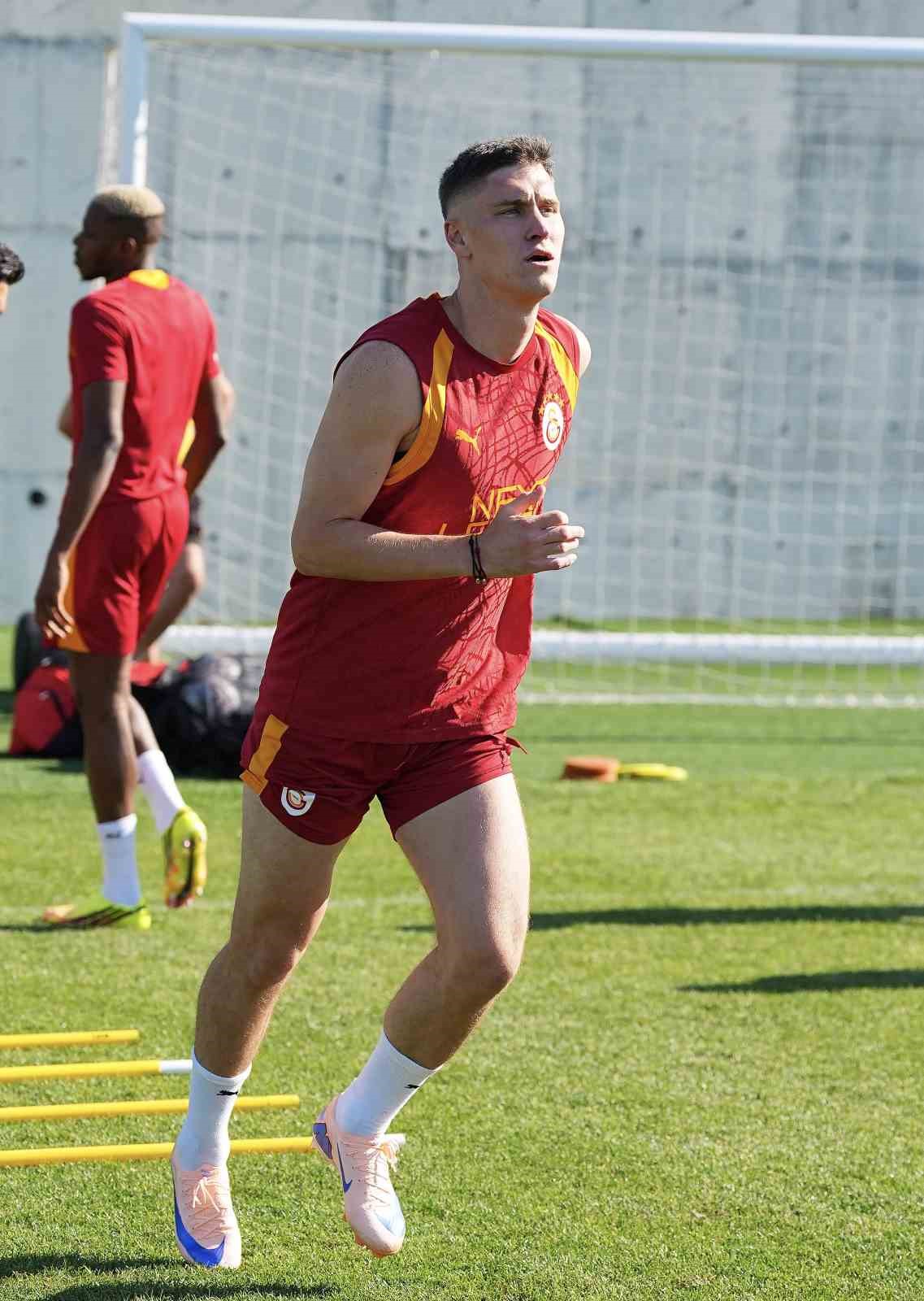 Galatasaray, hazırlıklarını sürdürdü 5 galatasaray hazirliklarini surdurdu 1 pTsepaUh