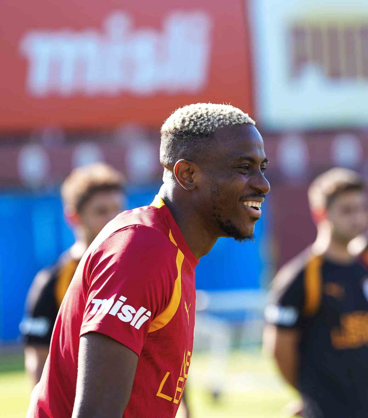 Galatasaray, hazırlıklarını sürdürdü 6 galatasaray hazirliklarini surdurdu 2 87scOrMT