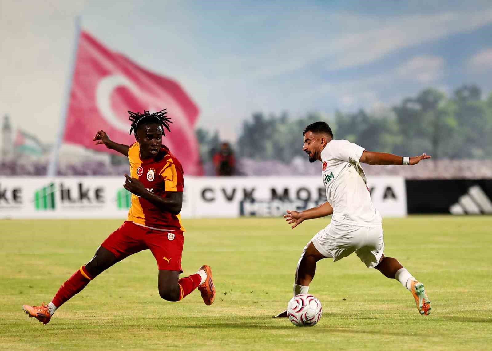 Galatasaray ilk hazırlık maçını farklı kazandı 19 galatasaray ilk hazirlik macini farkli kazandi 15 UBJHDvU7
