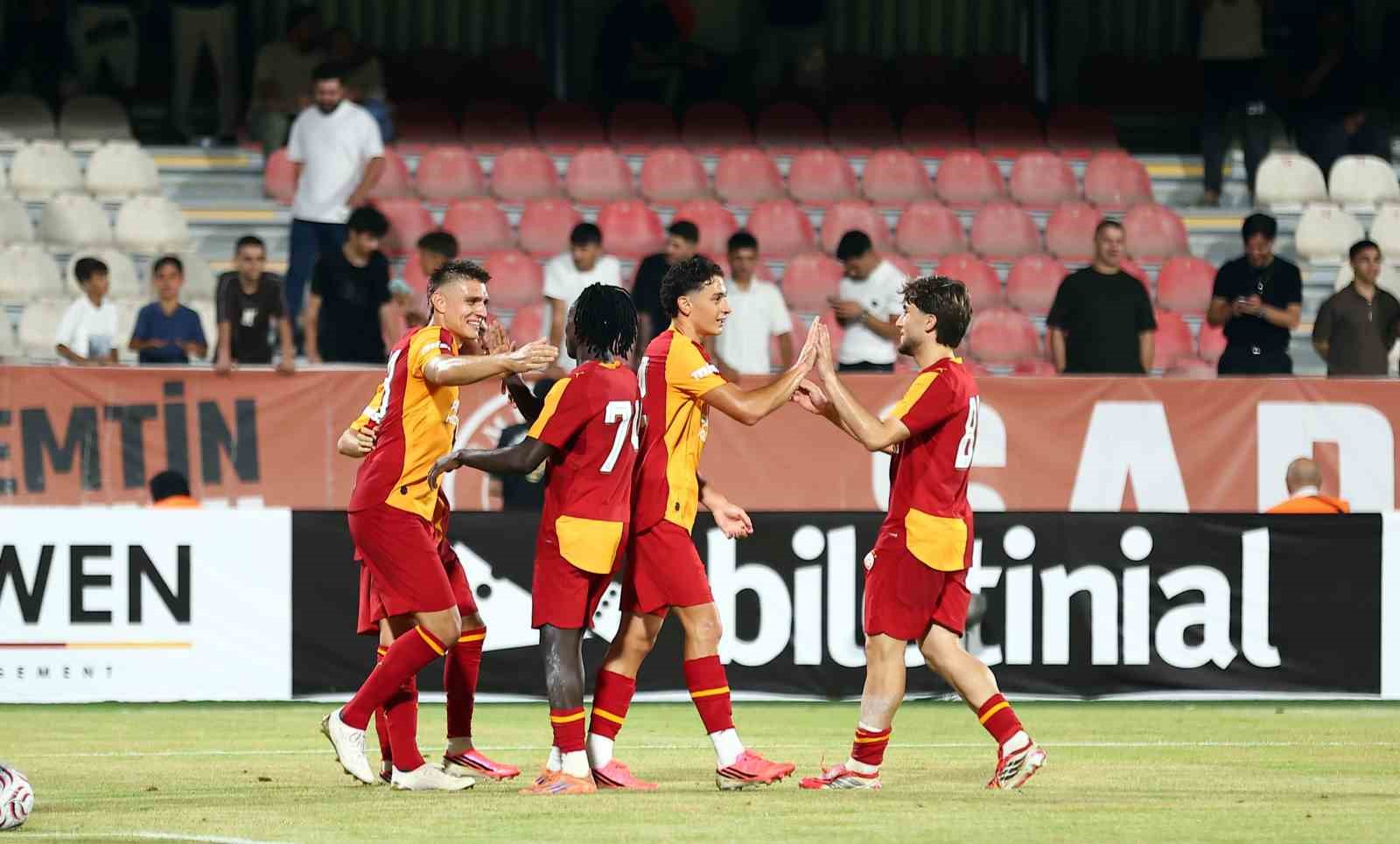 Galatasaray ilk hazırlık maçını farklı kazandı 46 galatasaray ilk hazirlik macini farkli kazandi 42 MJQj4dAK