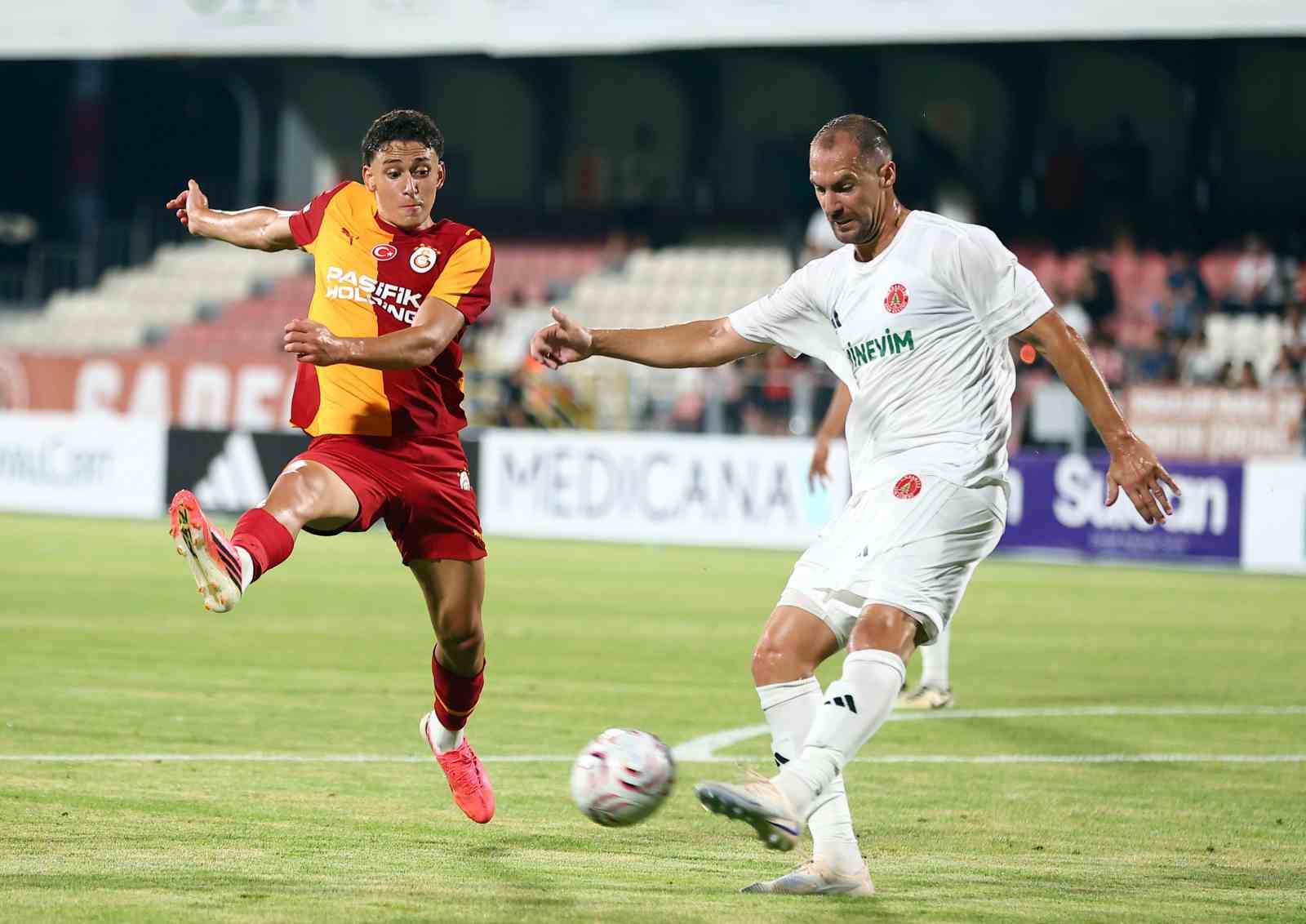 Galatasaray ilk hazırlık maçını farklı kazandı 72 galatasaray ilk hazirlik macini farkli kazandi 68 89EpYwMD