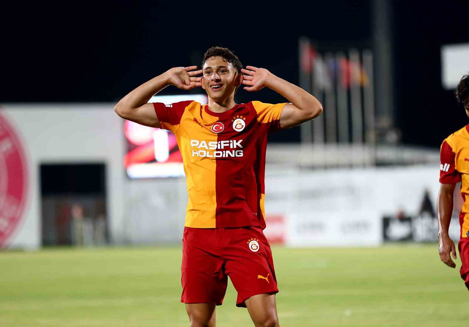 Galatasaray ilk hazırlık maçını farklı kazandı 73 galatasaray ilk hazirlik macini farkli kazandi 69 fcBdzXN2
