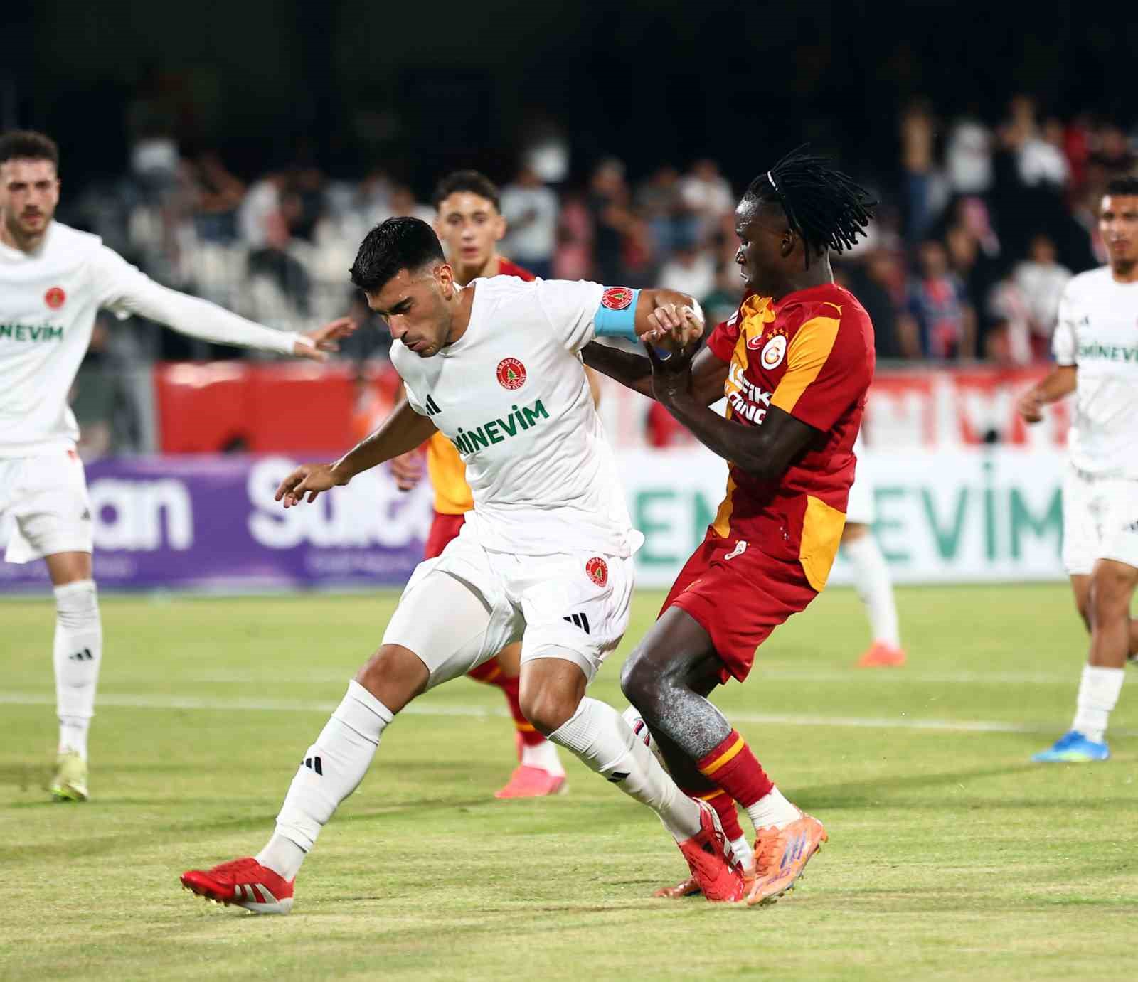 Galatasaray ilk hazırlık maçını farklı kazandı 88 galatasaray ilk hazirlik macini farkli kazandi 84 i8Q21JIB