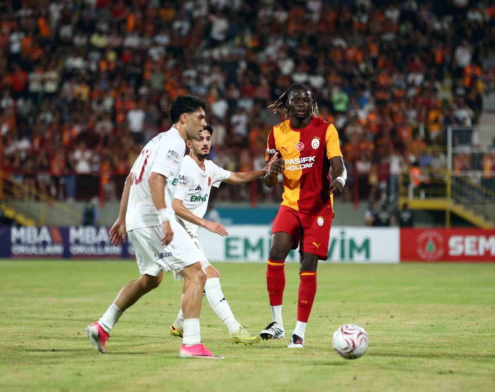 Galatasaray ilk hazırlık maçını farklı kazandı 97 galatasaray ilk hazirlik macini farkli kazandi 93 aMfUsfbu