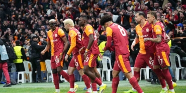 galatasaray-ingiliz-takimlarina-karsi-7-galibiyetini-aldi-Bjbhkjx3.jpg