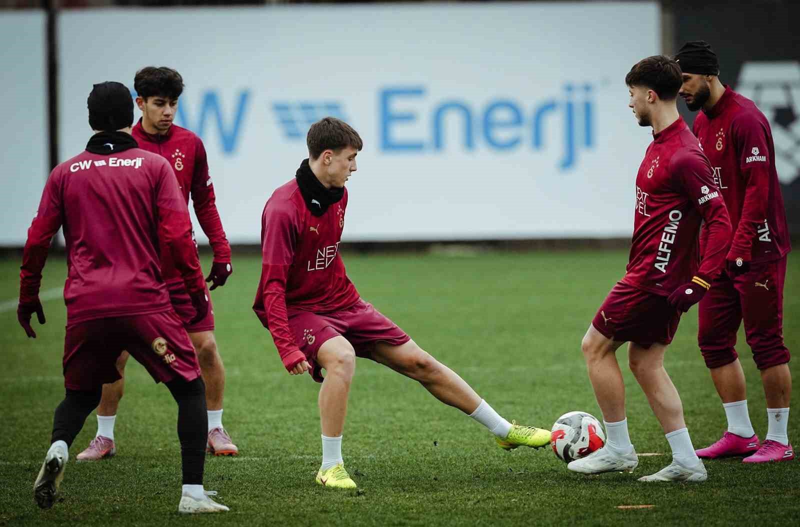 galatasaray istanbulspor maci hazirliklarini tamamladi 2 gJ2hj373