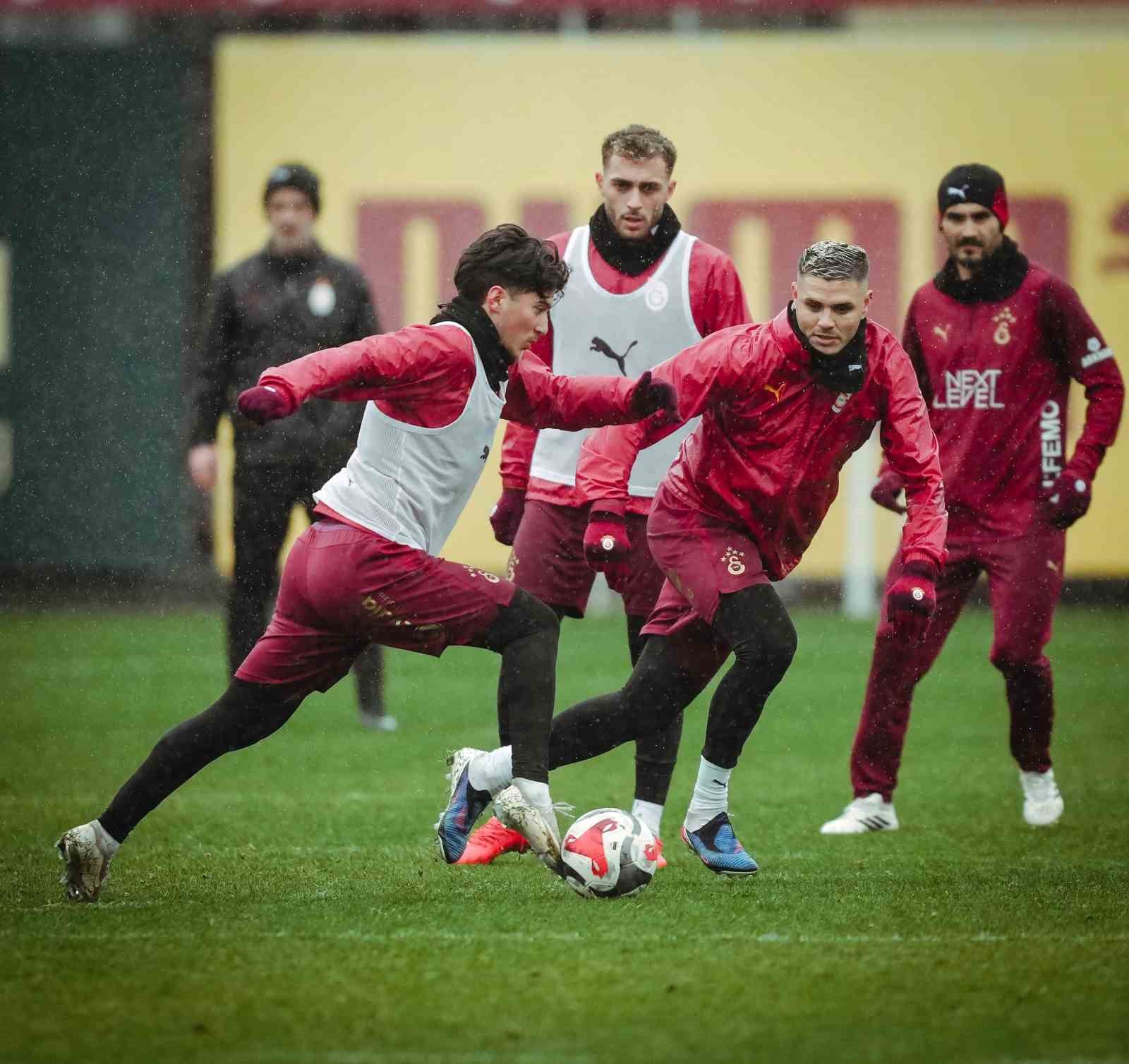 galatasaray istanbulspor macinin hazirliklarina basladi 1 degLcviu