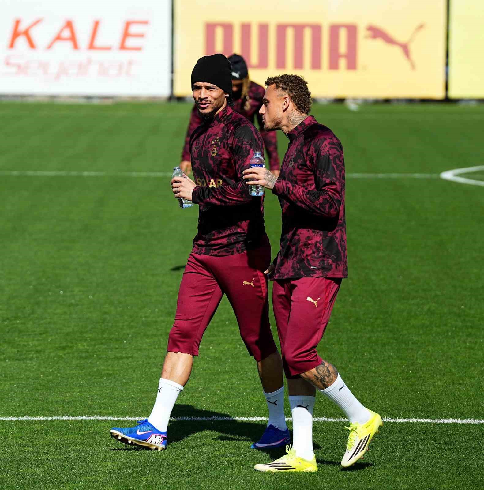 galatasaray juventus maci hazirliklarini tamamladi 13