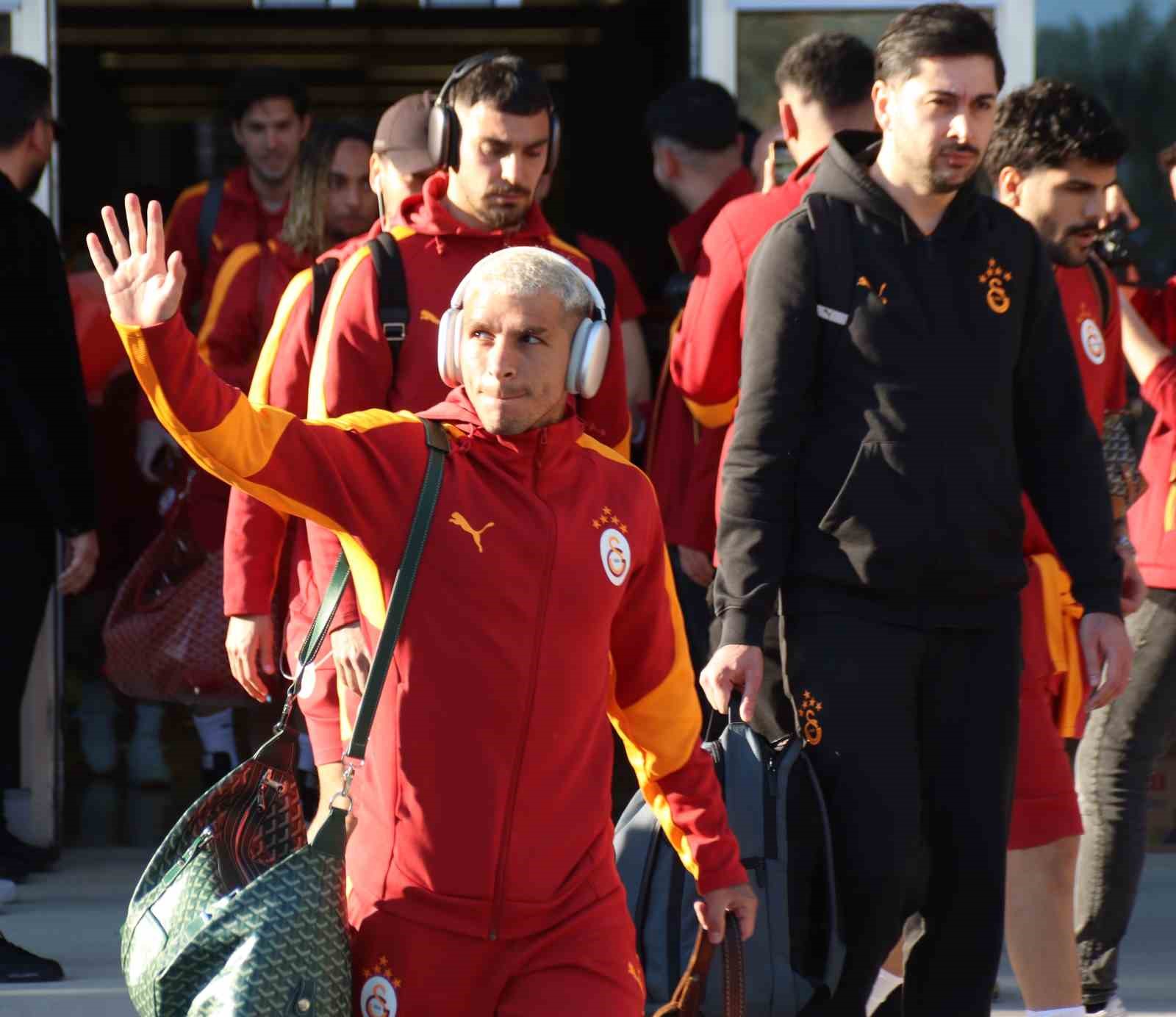 galatasaray kafilesi izmirde 2 bnv3MClY