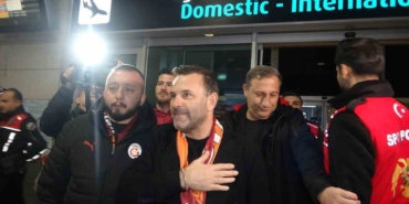 galatasaray-kafilesi-konyaya-geldi-tW6jdkkZ.jpg
