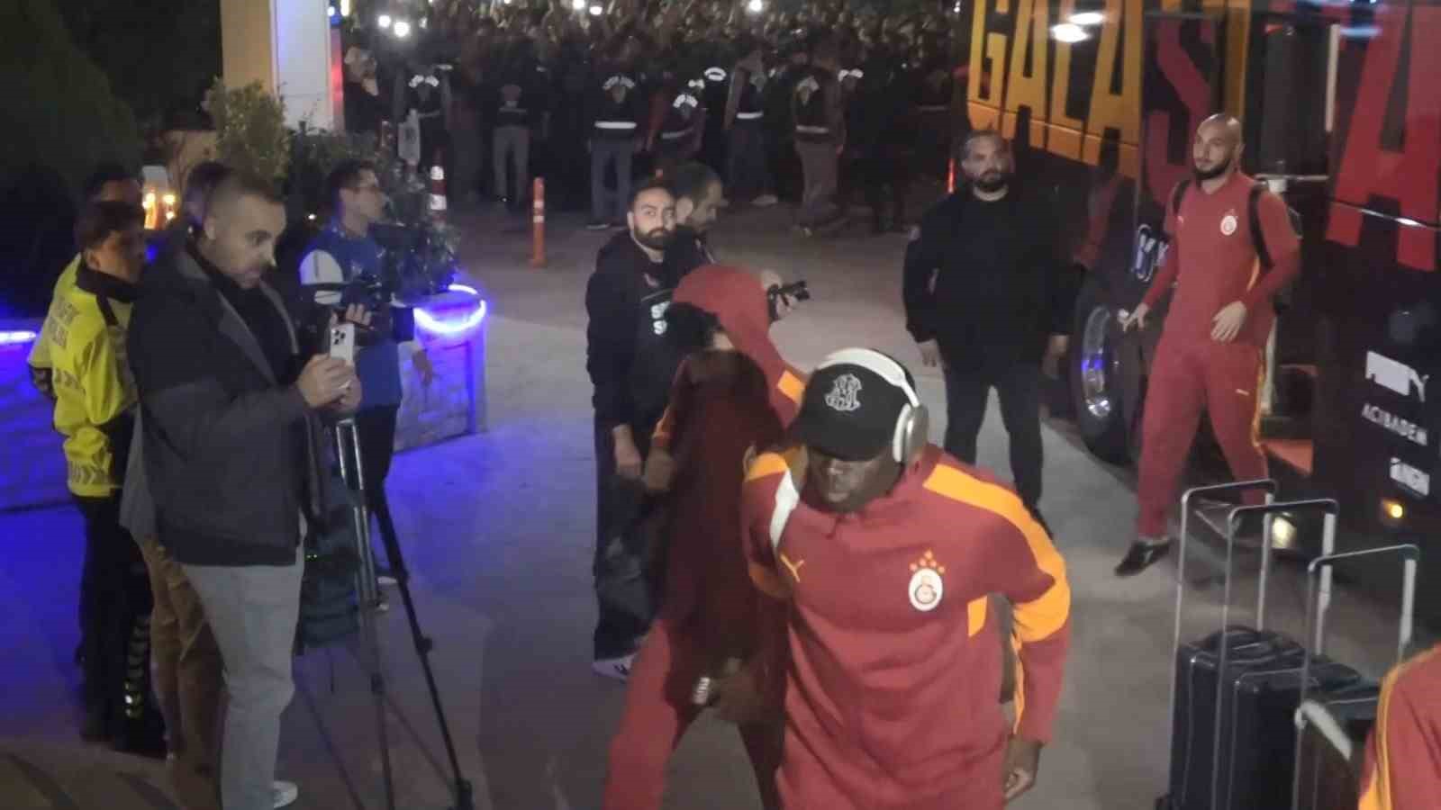 galatasaray kocaelide coskuyla karsilandi 5 VOv5rhUJ