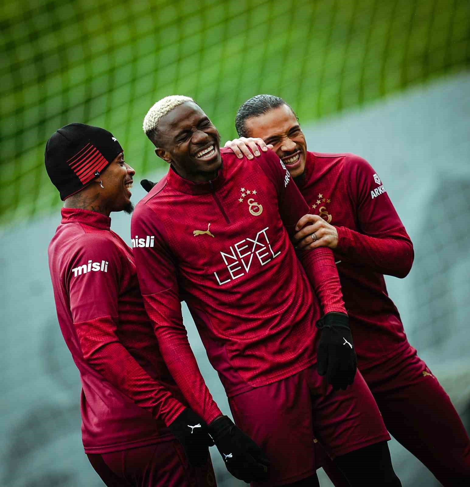 galatasaray kocaelispor macinin hazirliklarina basladi 4 QazN8C1L