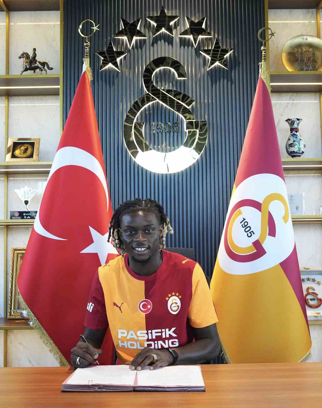 galatasaray lesley ugochukwuyu kadrosuna katti 2 Rv3G4wPz