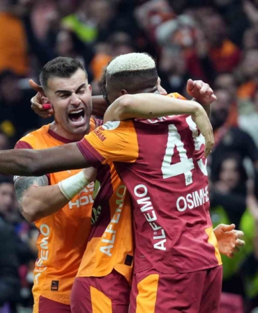 galatasaray-ligde-evindeki-yenilmezligini-26-maca-cikardi-qKV3h954.jpg