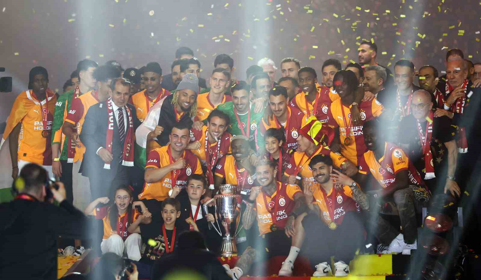 galatasaray ligi 77 puanla sampiyon olarak tamamladi 0