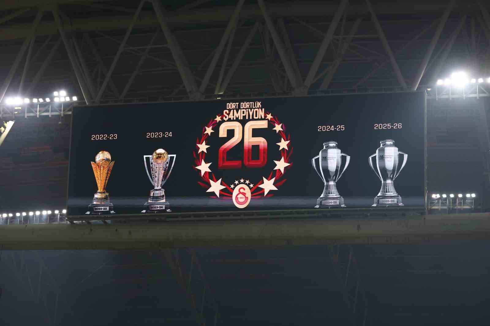 galatasaray ligi 77 puanla sampiyon olarak tamamladi 10 F4cumAGb