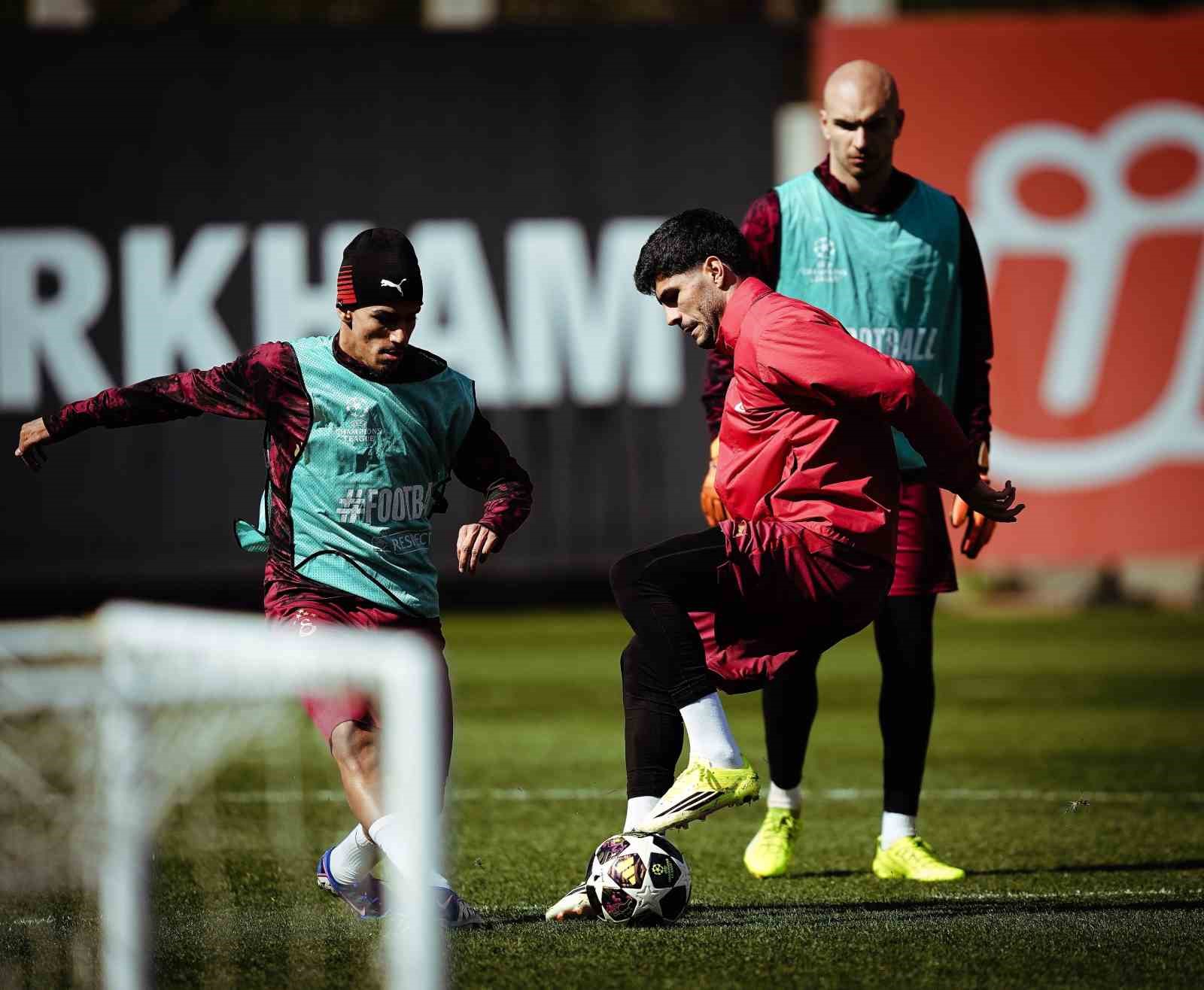 galatasaray liverpool maci hazirliklarina basladi 0 Mb3QfVE6
